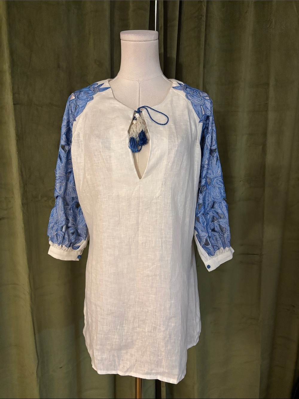 Tashia Cream Tunic with Blue Embroidered cut out Sleeves, M